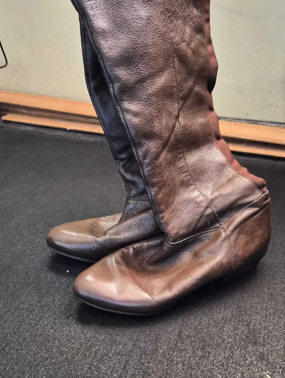 Brown Leather Knee-High Women's Riding Boots Stretchy